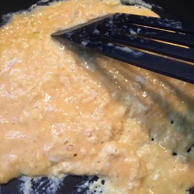 ไข่ข้น オムレツ o-mu-re-tsu Omelet