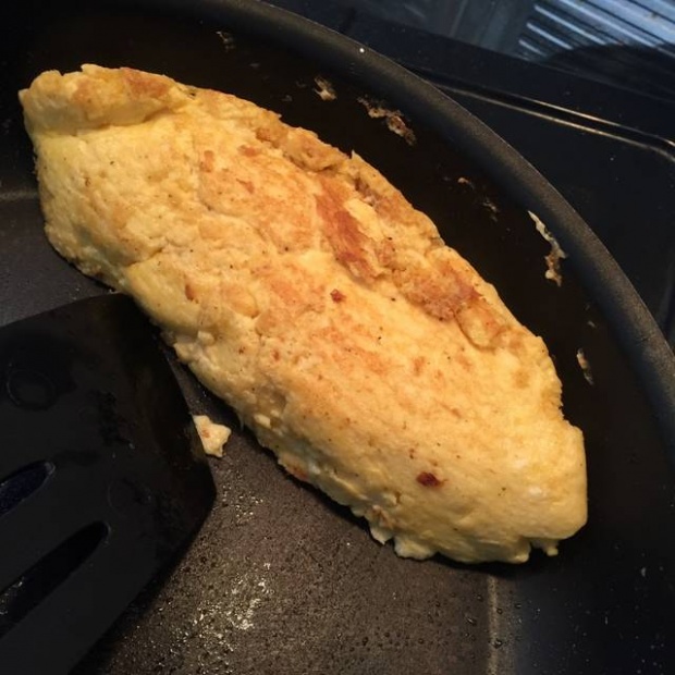 ไข่ข้น オムレツ o-mu-re-tsu Omelet