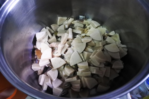 ชวนทำเมนูแซ่บซี๊ด ‘ยำขนมจีนปลาทูหมูยอ’ สูตรเด็ดเครื่องเน้นๆ 