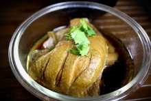 แบ่งปันเมนู “ไก่ต้มน้ำปลา” สูตรเด็กหอ ทำง่าย อร่อยได้ด้วยหม้อหุงข้าวใบเดียว!